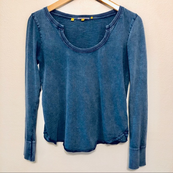 Anthropologie Little Yellow Button Top, 100% Cotton, Denim Color, U Neckline - Picture 2 of 6